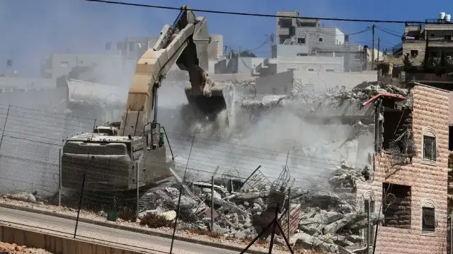 الضفة.. الاحتلال الإسرائيلي يهدم منزلا في رام الله وقاعة مناسبات بالقدس المحتلة