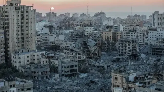 Район аль-Рималь в секторе Газа после израильских ударов