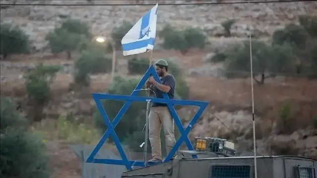 إسرائيليون يشرعون في إقامة بؤرة استيطانية جديدة شمال شرقي القدس