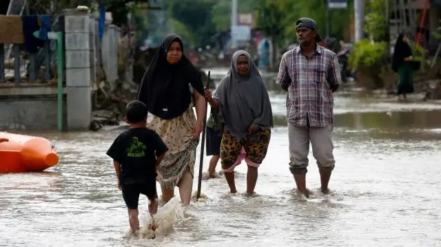 Güney Asya ülkelerindeki toprak kayması ve sel felaketinde acı tablo: Milyonlarca insan tahliye edildi binlercesi kayıp