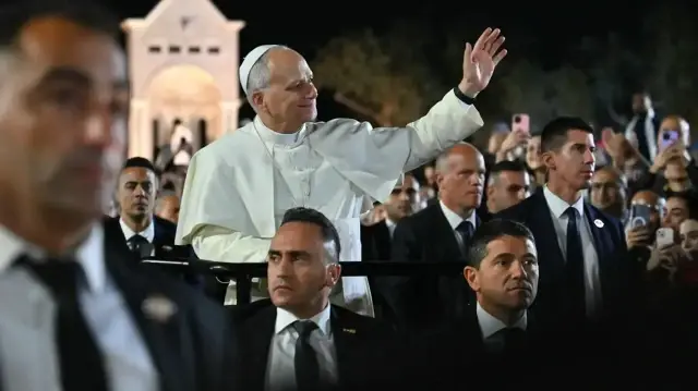 Папа Лев XIV почтит память жертв взрыва в порту Бейрута.