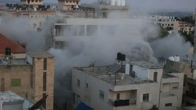 جيش الاحتلال الإسرائيلي يفجر شقة أسير فلسطيني بعد اقتحام نابلس 