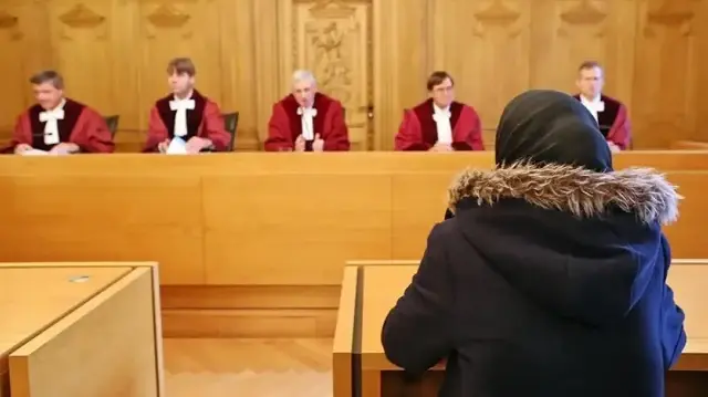 محكمة ألمانية ترد اعتراض سيدة على رفض تعيينها قاضية بسبب الحجاب
