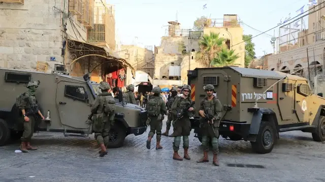 الضفة.. جيش الاحتلال الإسرائيلي يقتحم نابلس ويخلي منازل غرب المدينة 