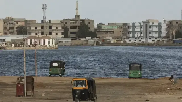 Судан предложил России разместить на своей территории военную базу.
