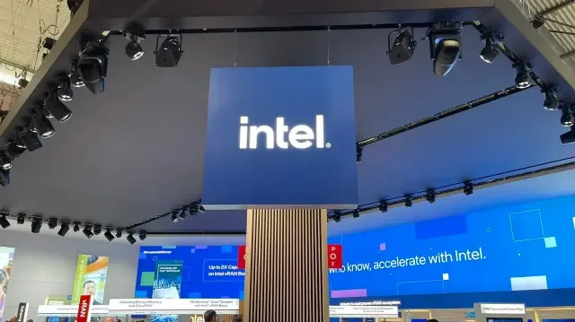 Intel annonce 208 millions de dollars d’investissements additionnels en Malaisie, renforçant le rôle stratégique du pays dans la chaîne mondiale des semi-conducteurs.