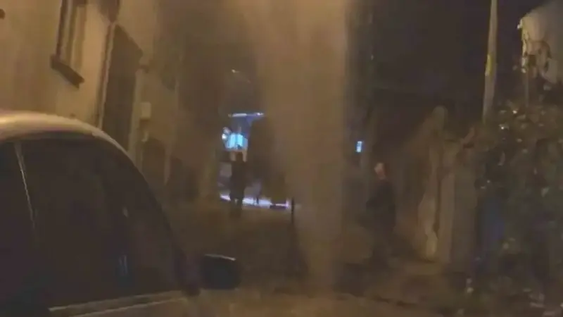 Borudan fışkıran su metrelerce yükseğe çıktı