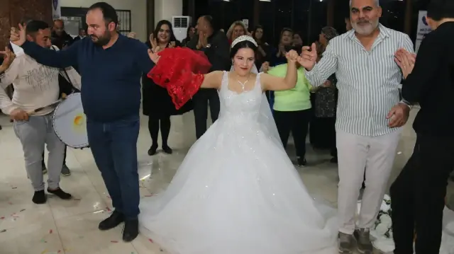Down sendromlu Ezgi'nin gelinlik hayali gerçek oldu