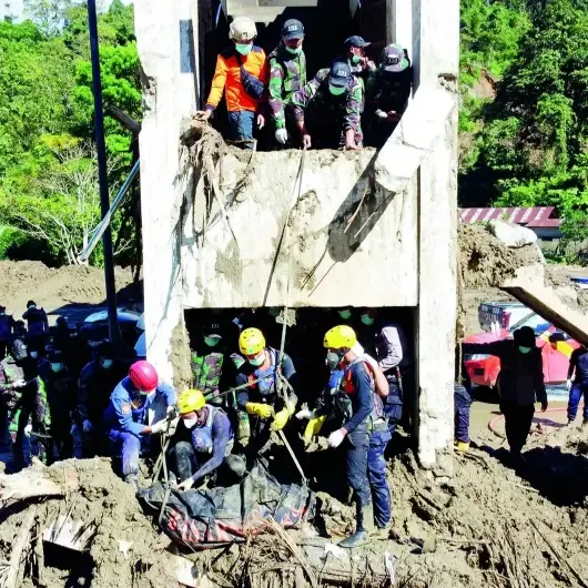 Güney Asya'da seller binden fazla can aldı