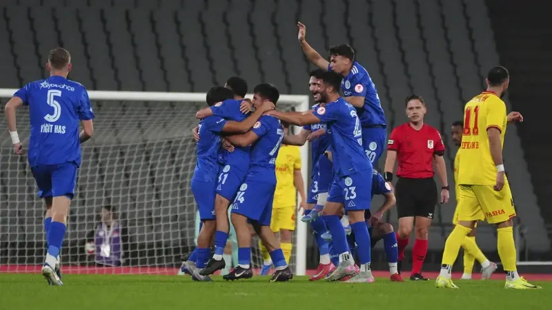 Beyoğlu Yeni Çarşılı oyuncuların gol sevinçleri