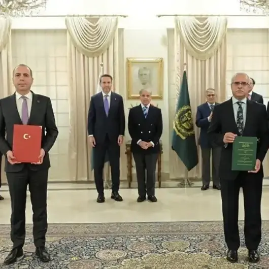 پاکستان اور ترکیہ کے درمیان تیل اور گیس کی تلاش کے لیے معاہدوں پر دستخط، معدنیات اور بجلی کے شعبے میں سرمایہ کاری بڑھانے پر بھی اتفاق