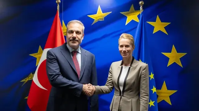 Министр иностранных дел Турции Хакан Фидан и верховный представитель ЕС по иностранным делам и политике безопасности Кая Каллас