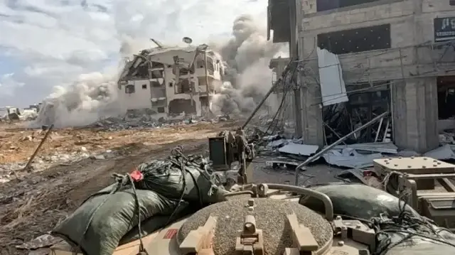 إعلام عبري: اشتباكات بين الجيش الإسرائيلي ومقاتلين فلسطينيين برفح
