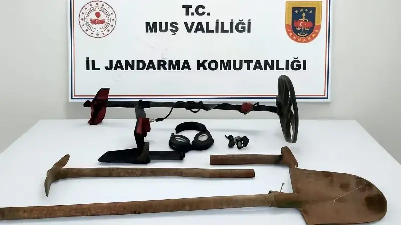 Kaçak kazı yapan 3 kişi yakalandı