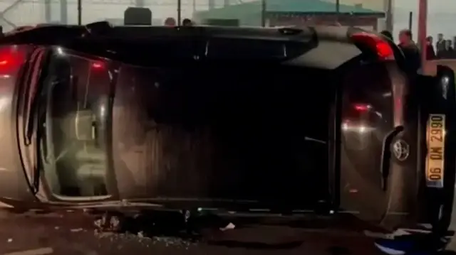 Tekirdağ’da alkollü sürücü ortalığı birbirine kattı: Park halindeki araçlara çarpıp yan yattı