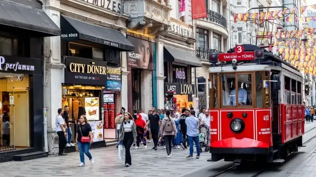 Türkiye's Inflation Falls Below 1% Monthly, Hits Four-Year Low