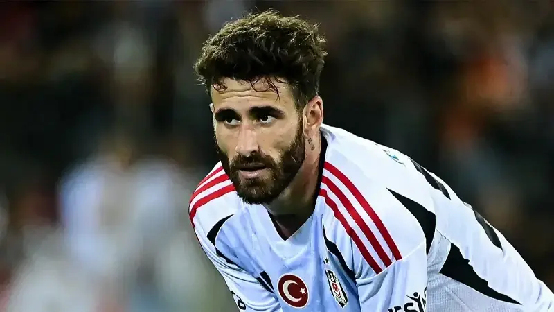 Rafa Silva bu sezon çıktığı 16 maçta 5 gol atıp 3 asist kaydetti