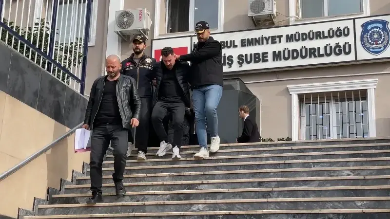 Haklarında 12 yıl hapis cezası bulunan 2 firari hükümlü yakalandı 