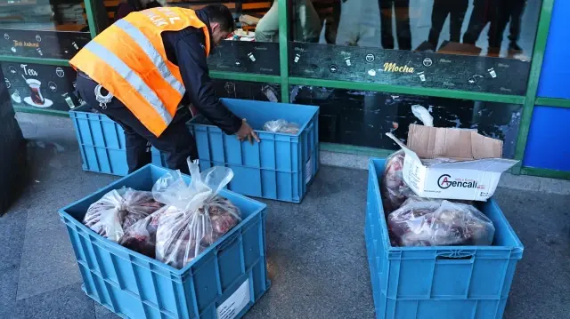 Antalya'da sağlıksız koşullarda taşınan 275 kilogram et ve köfteye el konuldu