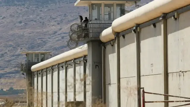  3 أسرى من غزة استشهدوا بسجون الاحتلال الإسرائيلي في 2024 