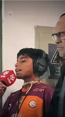 Young Peruvian commentator invited to Champions League after hilltop live stream