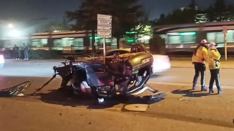 Kontrolden çıkan otomobil takla attı: İki yaralı