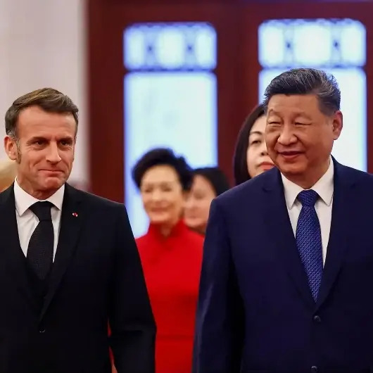 Макрон провел переговоры с Си Цзиньпином в Пекине