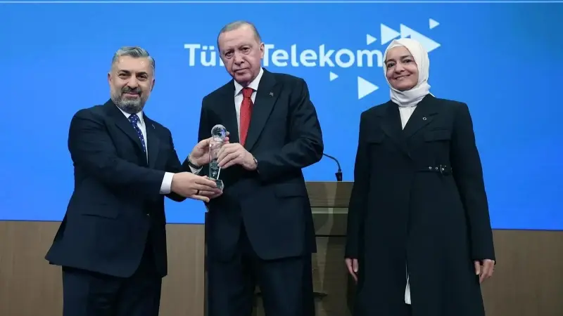 Türk Telekom'a 'Dijital Erişilebilirlik' ödülü: Cumhurbaşkanı Erdoğan tarafından takdim edildi