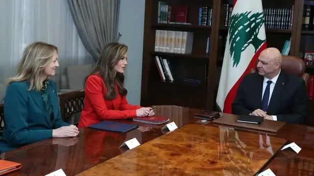 Заместитель спецпосланника президента США Морган Ортагус на встрече с президентом Ливана Джозефом Ауном в феврале в Бейруте. | Фото: Getty Images