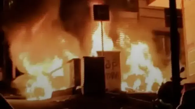 Eyüpsultan’da iki araç alevlere teslim oldu