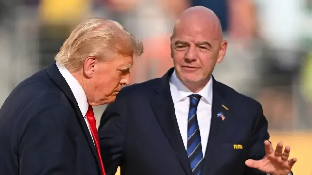Le président américain Donald Trump et Gianni Infantino, président de la Fifa, après la finale de la coupe du monde des Clubs de la Fifa, au MetLife Stadium, à East Rutherford, dans le New Jersey, le 13 juillet 2025.