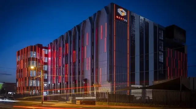 OpenAI et l’opérateur australien NextDC vont développer un centre d’IA de nouvelle génération à Sydney, un projet de 3,9 milliards d’euros soutenu par Canberra.