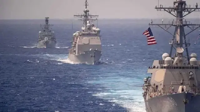 الجيش الأمريكي يعلن مقتل 4 أشخاص في استهداف قارب "مخدرات"