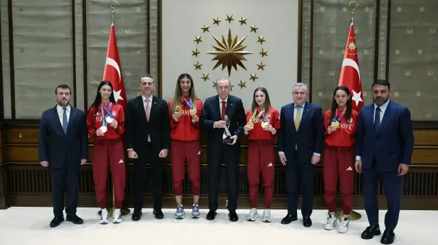 أردوغان يستقبل الرياضيين الأتراك الحاصلين على ميداليات