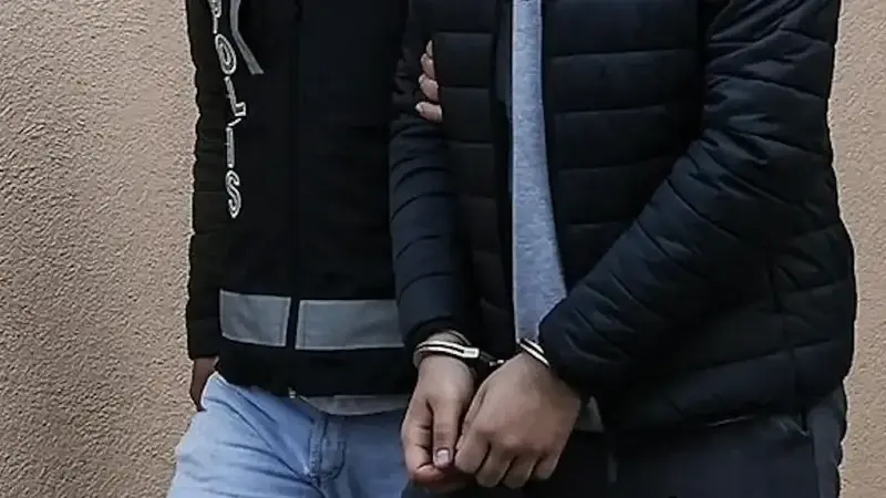 Firari FETÖ'cü kıskıvrak yakalandı.