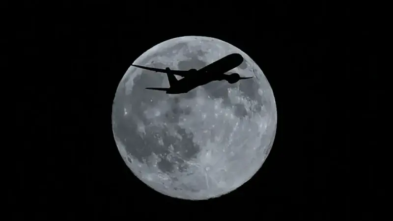 Londra'da dolunay görüntülendi