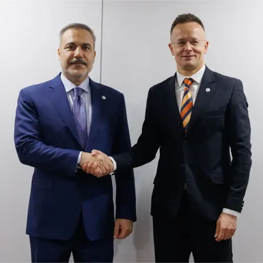 وزير الخارجية التركي يلتقي نظيره المجري في فيينا