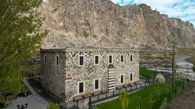 تركيا.. جامع "هورهور" في ولاية "وان" يستعيد رونقه التاريخي