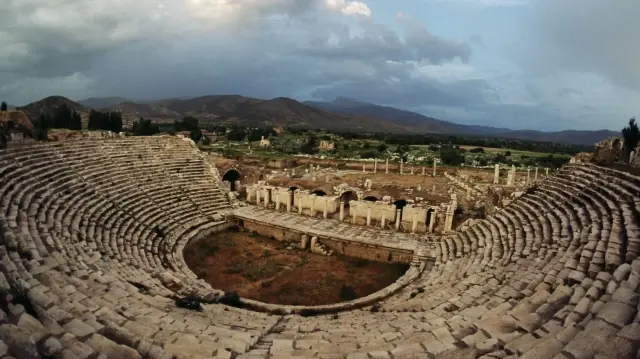 Türkiye's ancient amphitheaters are living monuments to history