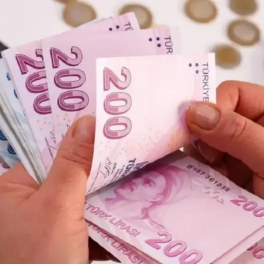 Enflasyon farkı ve toplu sözleşme zammı üzerinden belirlenecek: 2026 yılında emekli ve memur maaşlarına seyyanen zam yapılacak mı?