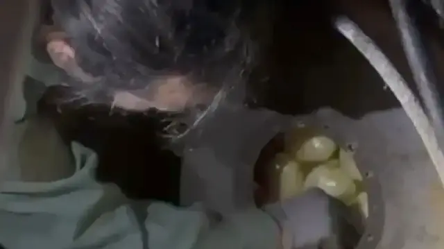 Tacirlerin zulası narkotik ekiplerinin dikkatinden kaçmadı: Uyuşturucular asfalt silindirinin içine saklanmış