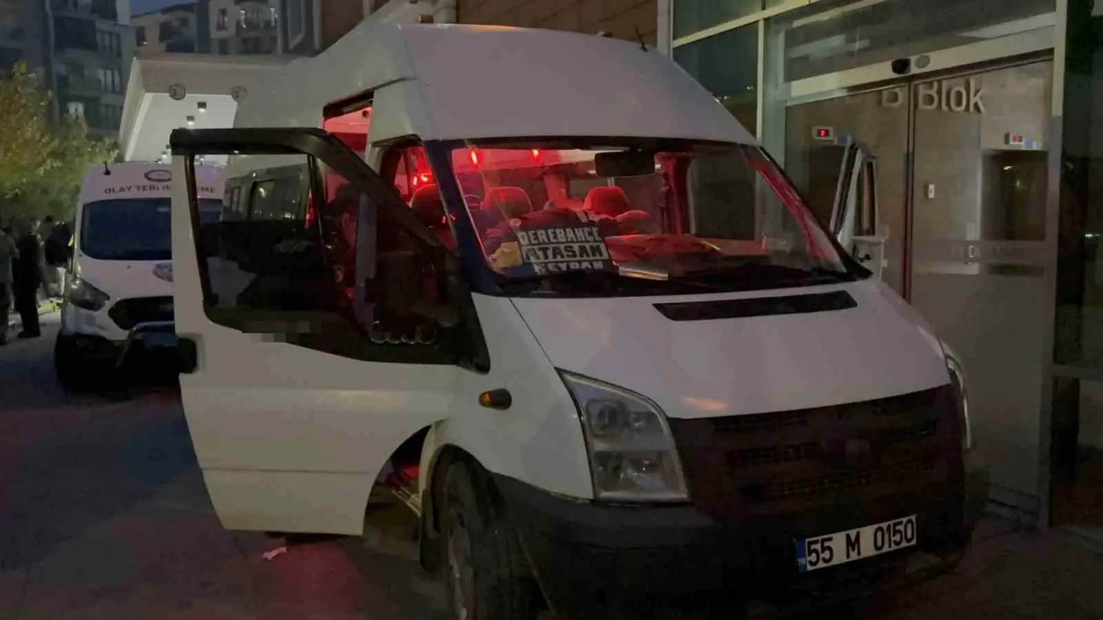 Dolmuş şoförü aracında silahlı saldırıya uğradı