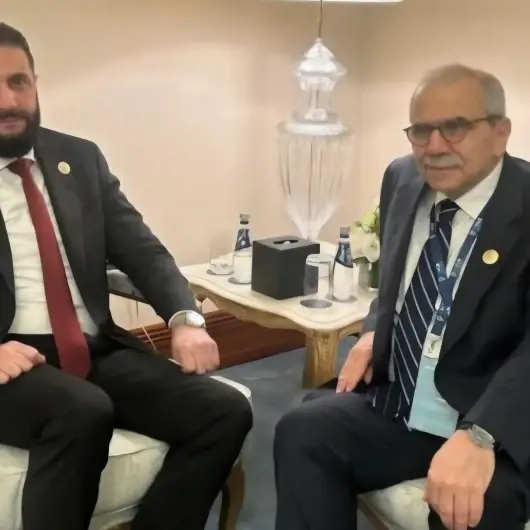 الشرع وسلام يبحثان تطوير العلاقات الثنائية 