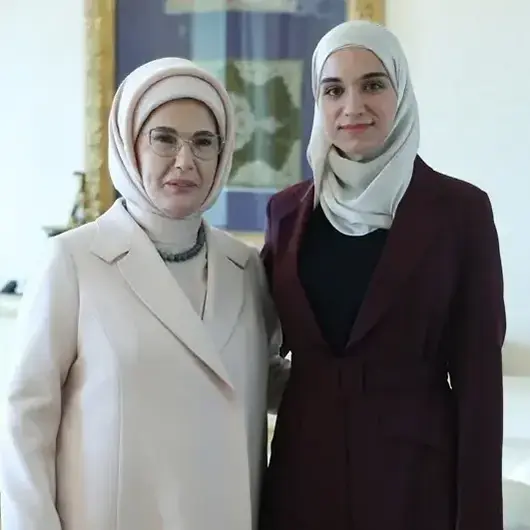 عقيلة أردوغان تلتقي بعقيلة الرئيس السوري في إسطنبول