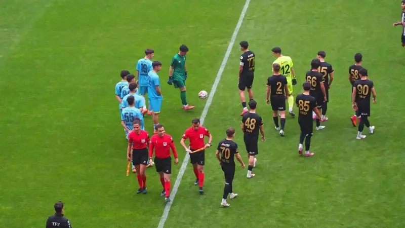 Eski oyuncu nedeniyle maç oynanamadı.