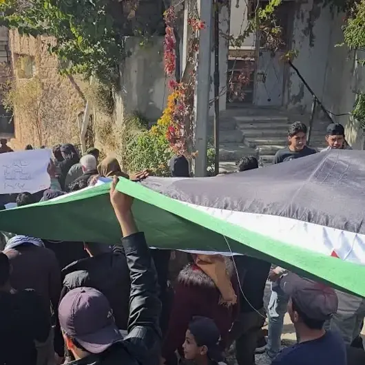 سوريا.. وقفة في بيت جن تندد بانتهاكات الاحتلال