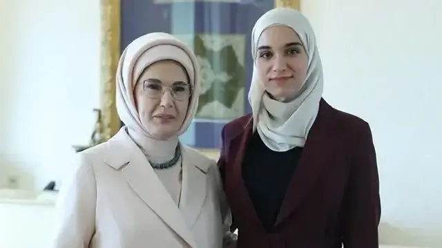 عقيلة أردوغان تلتقي بعقيلة الرئيس السوري في إسطنبول