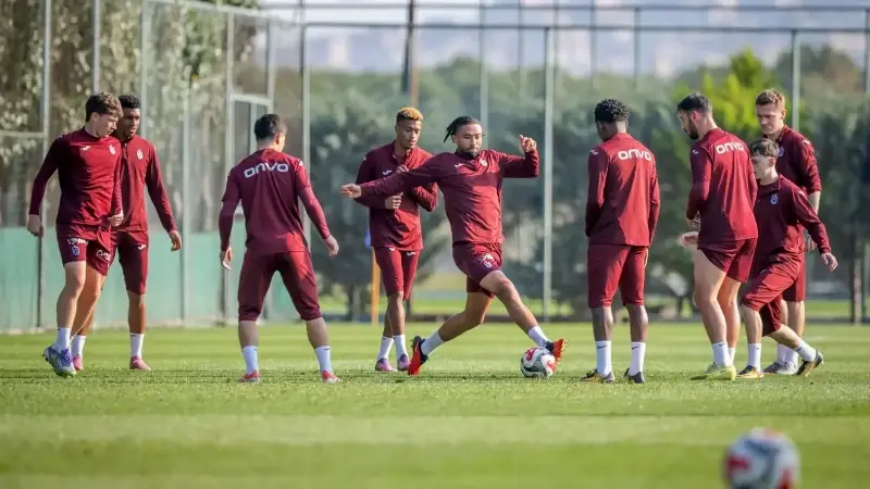 Bordo-mavililer Göztepe maçı öncesi son idmanını yaptı.