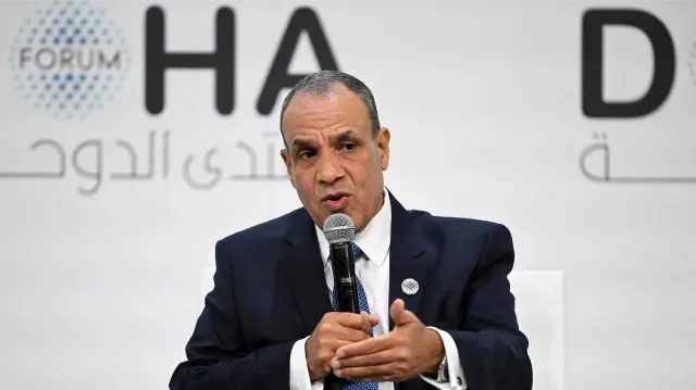 Le ministre égyptien des Affaires étrangères, Badr Abdelatty, s'exprime lors de la journée d'ouverture du Forum de Doha, une conférence diplomatique annuelle, à Doha, le 6 décembre 2025.