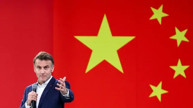France: Macron évoque la possibilité d'imposer des droits de douane sur les produits chinois